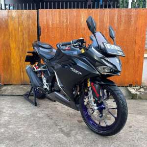 Jual bekas HONDA CBR 150R 2023 LIKE NEW GRESS KM RENDAH SIAP PAKAI NO KENDALA,lokasi di Bogor Kab.