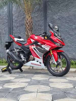 Jual bekas Honda CBR 150R 2023 Odo 17rb Red Racing Koko Motor,lokasi di  ,Malang Kab.