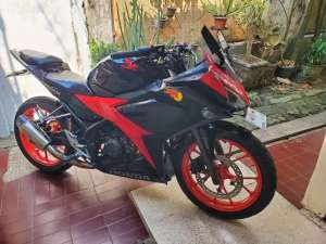 Jual bekas Honda Cbr 150r Hitam 2018 jual cepat,lokasi di Jakarta Timur