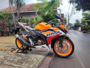 Jual bekas HONDA CBR 150R REPSOL TAHUN 2017,lokasi di Jakarta Selatan