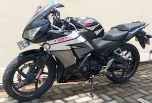 Jual bekas HONDA CBR 2015 K45A Plat AD,lokasi di Surakarta Kota