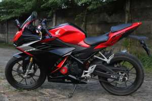 Jual bekas Honda CBR150R 2021 Victory RedNon-ABS,lokasi di Bekasi Kab.