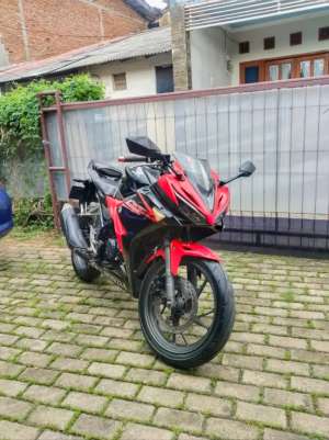 Jual bekas Honda CBR150R Facelift,lokasi di Bekasi Kota