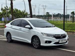 Jual bekas Honda City RS 1.5 At 2018Warna putihKm 85 RbPajak April 2026Plat B,lokasi di Tangerang Kota