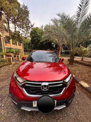 Honda CR-V 1.5 Turbo Prestige AT 20177 seaters, siap lebaran , tersedia melalui melalui situs Olx