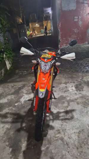Jual bekas Honda CRF 2017 desember,lokasi di Surabaya Kota