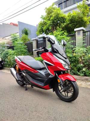 Jual bekas Honda Forza 250 2022 nik 2021 SUPERLOW Odo 1rb Shock Ohlins,lokasi di  ,Jakarta Timur