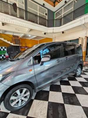Jual bekas HONDA Freed 2009,lokasi di Surabaya Kota