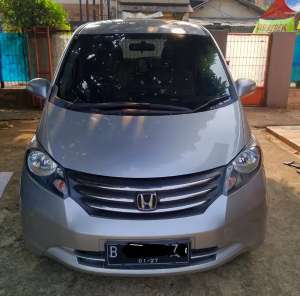 Jual bekas Honda Freed 2012 Bensin,lokasi di Jakarta Timur