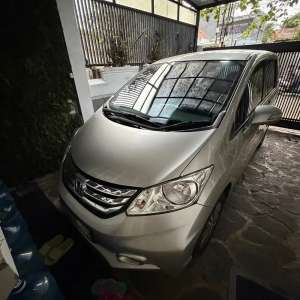 Jual bekas Honda Freed 2015 Bensin,lokasi di Bandung Kota