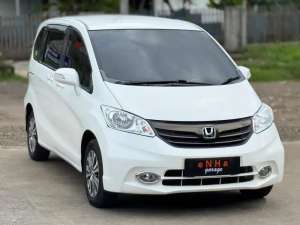 Jual bekas Honda Freed PSD 1.5 AT 2013 Topp Istimewa,lokasi di Semarang Kab.