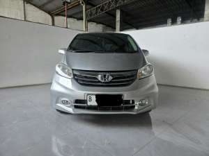 Jual bekas Honda Freed PSD AC Double ATMatic2013 Abu Muda Pajak panjang maret 2027,lokasi di Jawa Barat