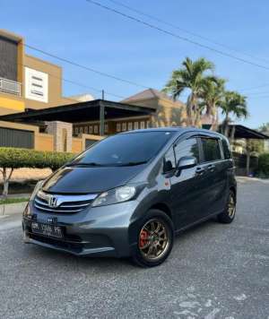 Jual bekas Honda Freed s facelift th 2012,lokasi di Pekanbaru Kota