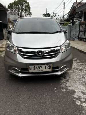 Jual bekas HONDA FREED SD 2013 AC DOUBLE KM 80 RB RECORD PJK BLN 5 SILVER,lokasi di Jakarta Utara