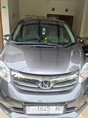 Jual bekas Honda Freed SD 2013 Antik Super Low KM,lokasi di Sleman Kab.
