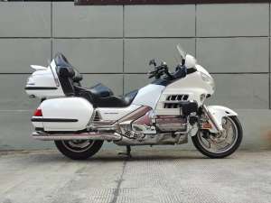 Jual bekas HONDA GOLDWING GL 1800 2011 FULLPAPER FULL SPEC SANGAT ISTIMEWA,lokasi di Semarang Kota