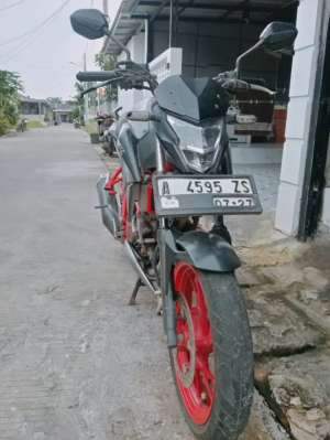 Jual bekas Honda Hitam CB150R,lokasi di Tangerang Kab.
