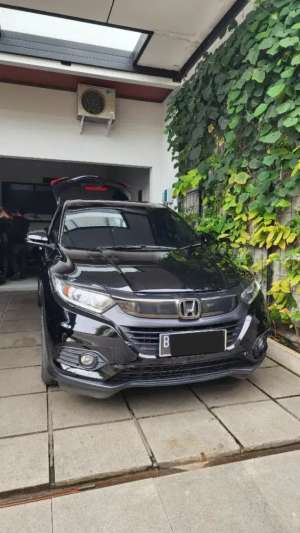 Jual bekas Honda HRV 1.5 E, 2021, hitam, matic, service record honda, original,lokasi di Jakarta Utara
