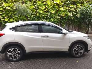 Jual bekas Honda HRV 1.5 SE CVT AT 2021 putih terawat,lokasi di  