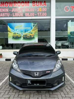 Jual bekas Honda Jazz 1.5 RS Bensin AT-2013 Abu-Abu Metalik,lokasi di Langsa Kota