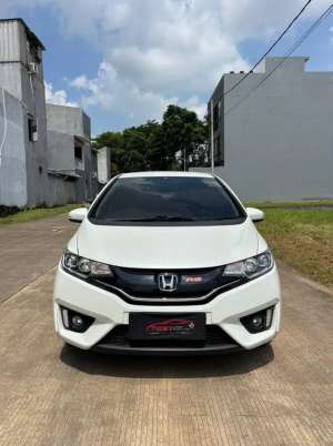 Jual bekas Honda Jazz 1.5 RS CVT 2015 AutomsticPutih Metalik,lokasi di Tangerang Kab.