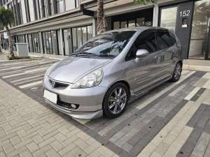 Jual bekas Honda Jazz 2006 Bensin,lokasi di Tangerang Kab.