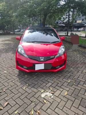 Jual bekas Honda Jazz GE8 1.5 RS AT 2014 Merah,lokasi di Tangerang Kab.