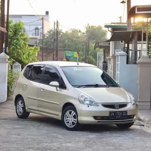 Jual bekas Honda Jazz IDSI Manual Tahun 2005,lokasi di Medan Kota