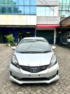 Jual bekas HONDA JAZZ RS 2013 AT GE8 TDP 16JT,lokasi di Jakarta Barat