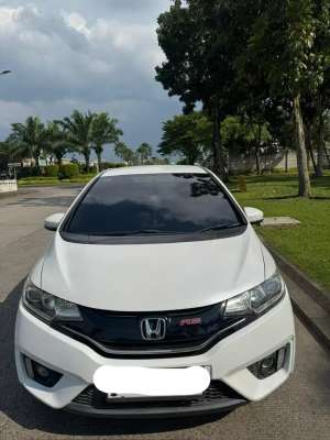 Jual bekas Honda JAZZ RS 2015 AT putih mutiara,lokasi di Tangerang Kab.