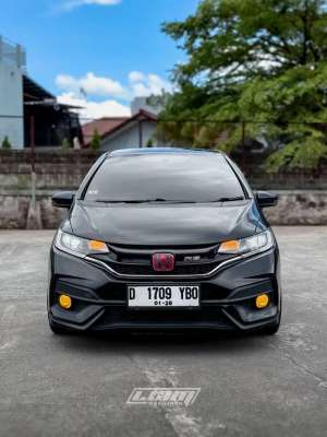 Jual bekas honda jazz rs 2018 matic antik,lokasi di Bandung Kab.