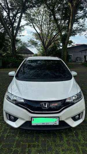 Jual bekas Honda Jazz RS AT 2017 Putih GK 5,lokasi di Malang Kota