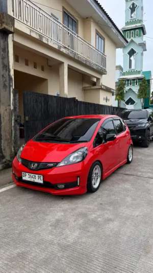 Jual bekas Honda Jazz RS G8 Manual 2013,lokasi di Makassar Kota