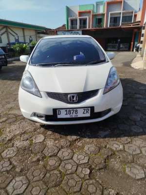 Honda Jazz S Matic , tersedia melalui melalui situs Olx