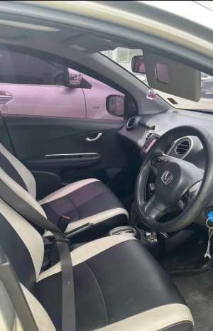 Jual bekas Honda Mobilio 2014 Bensin,lokasi di Balikpapan Kota