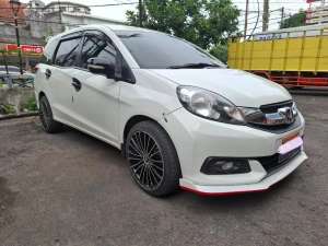 Jual bekas honda mobilio e matic 2015 km rendah,lokasi di Surabaya Kota