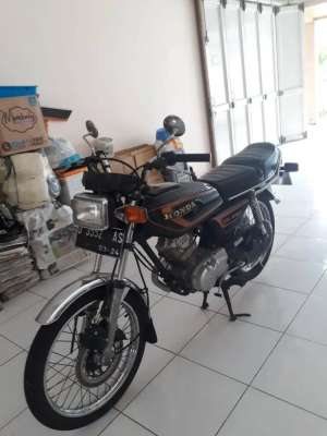 Jual bekas HONDA MOTOR GL 100 taun 1991 BARANG ANTIK VERY LOW KM MULUS ORIGINAL,lokasi di Jakarta Utara