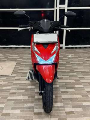 Jual bekas Honda NEW Beat CBS ALARM Model 2025 Merah Hitam Tahun 2024,lokasi di Jakarta Barat