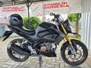 Jual bekas Honda New CB 150R SE 2022 Km Low Mulus Gress Pajak On Panjang,lokasi di Muara Enim Kab.