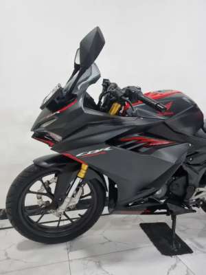 Jual bekas Honda New CBR 150 R LED Fi 2025 bln 6 Km 3 ribuan Kredit DP 3 jutaan,lokasi di Jakarta Utara