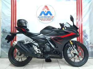 Jual bekas HONDA NEW CBR 150 R TH 2021 LOW KM LIKE NEW CASH TTKREDIT DP 500RB,lokasi di Jakarta Selatan