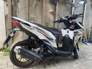 Jual bekas HONDA NEW VARIO 125 CBS ISS TAHUN 2023 CASHKREDIT MURAH DP 500 RB,lokasi di Jakarta Utara