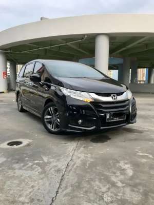 Jual bekas Honda Odyssey 2.4 Prestige Th 2017 Black On Black Tangan Ke 1 Pribadi,lokasi di Jakarta Pusat