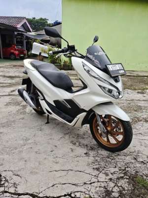 Jual bekas Honda PCX 150cc 2020 Pajak Hidup,lokasi di Tangerang Selatan Kota
