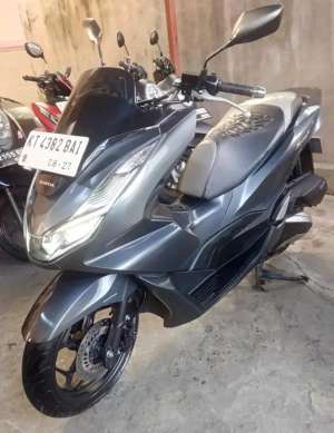 Jual bekas Honda PCX 160 2022 mulus garansi mesin,lokasi di Samarinda Kota