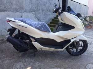 Jual bekas HONDA PCX 160 2023 MURAH,lokasi di Karanganyar Kab.