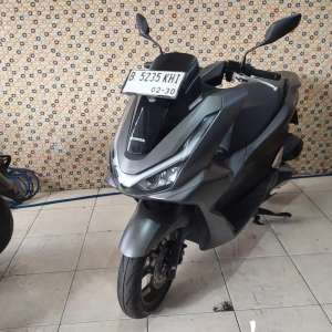 Jual bekas Honda pcx 160 abs 2024 dp 750,lokasi di Jakarta Barat