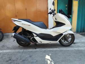 Jual bekas Honda PCX 160 abs hstc 2023 pajak panjang km low,lokasi di Jakarta Timur