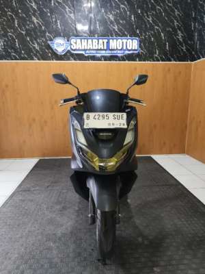 Jual bekas HONDA PCX 160 ABS TH 2023 CASH ATAU KREDIT DAN SPAYLATER BISA,lokasi di Bekasi Kota