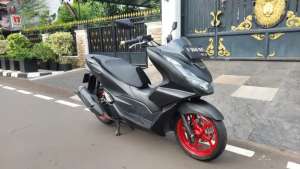 Jual bekas HONDA PCX 160 CBS 2022 GRESS,lokasi di Jakarta Pusat